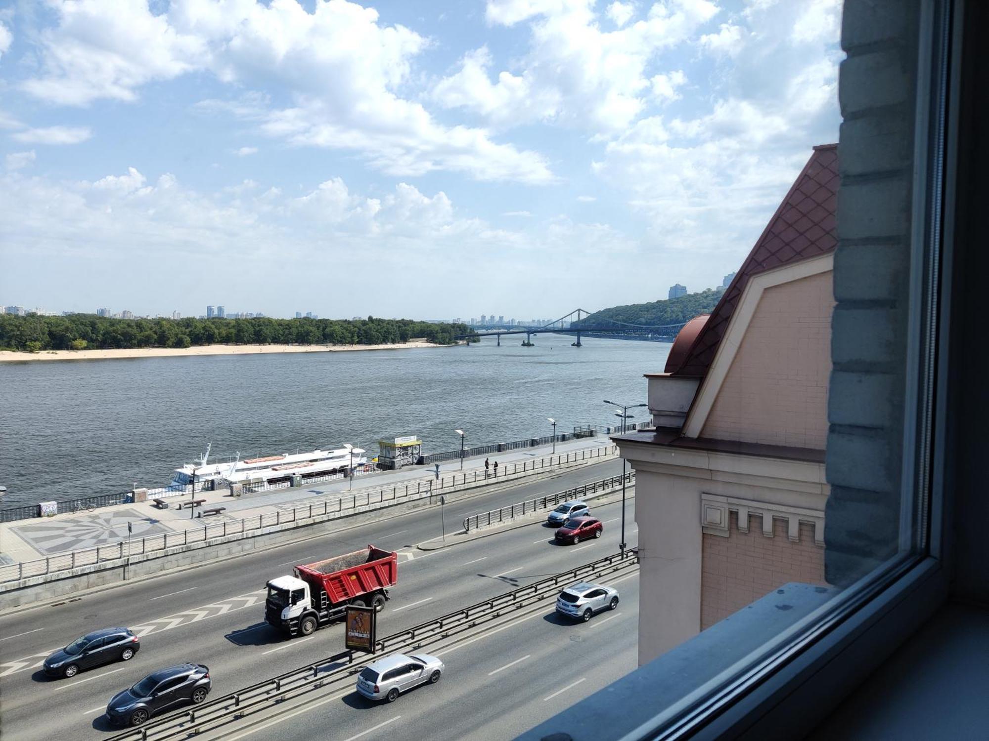 Real Home Apartmens - Podil Promenade キエフ 部屋 写真